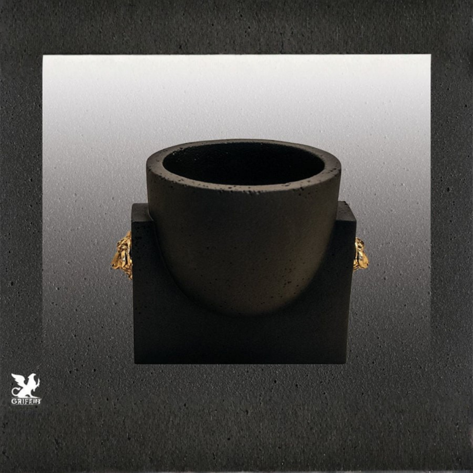 Koç Başlı Siyah Sunak (Altın Kaplama)