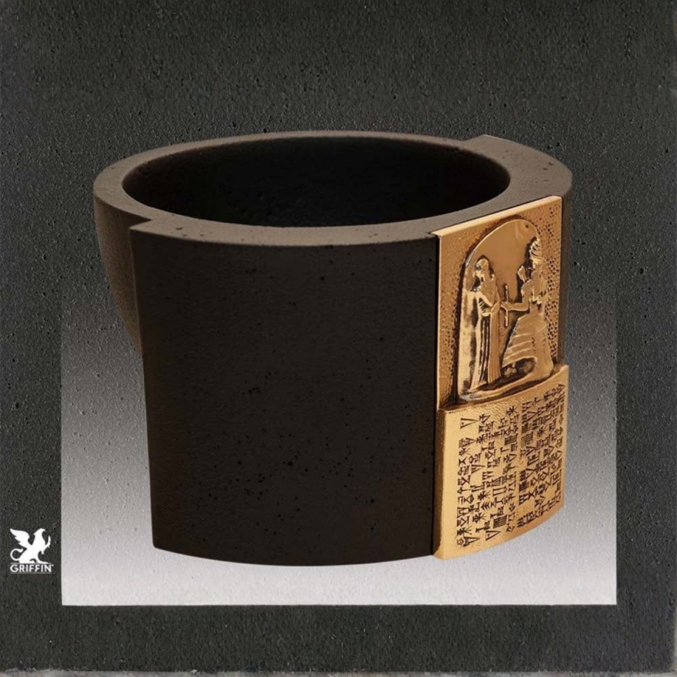 Hammurabi Beyaz Kumtaşı (Altın Kaplama)