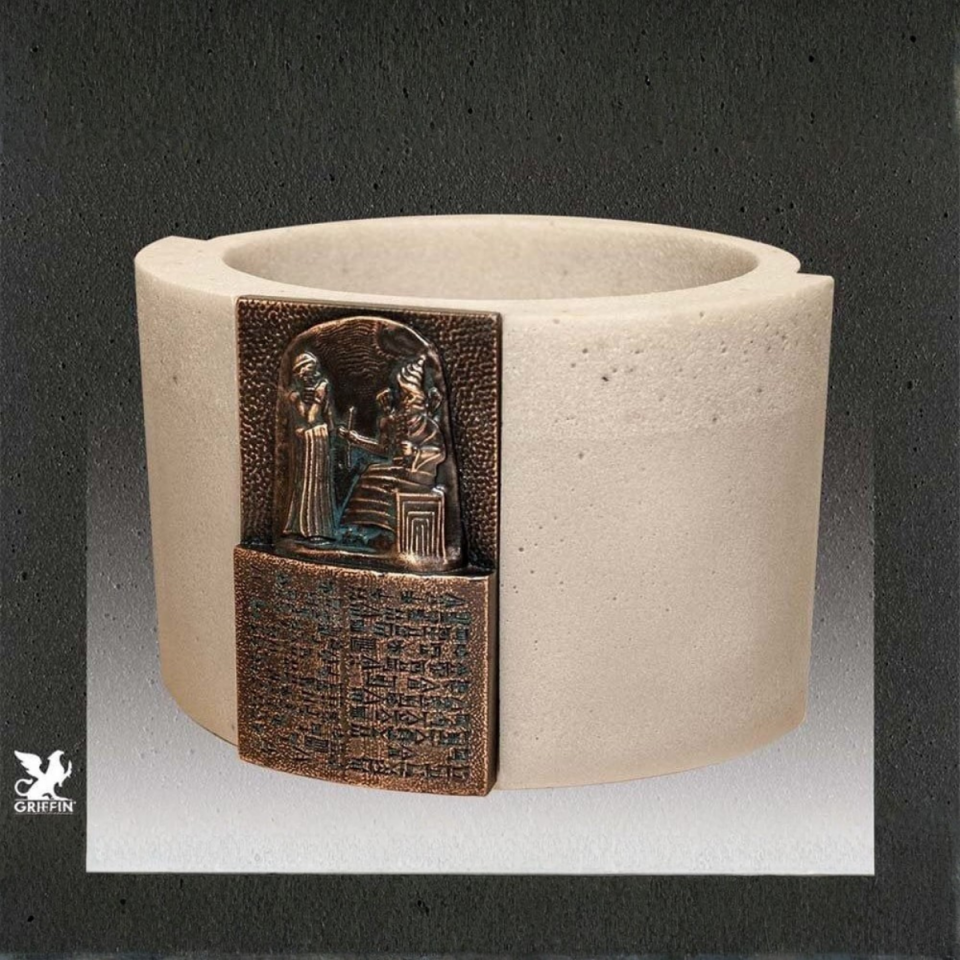 Hammurabi Beyaz Kumtaşı (Bronz Kaplama)