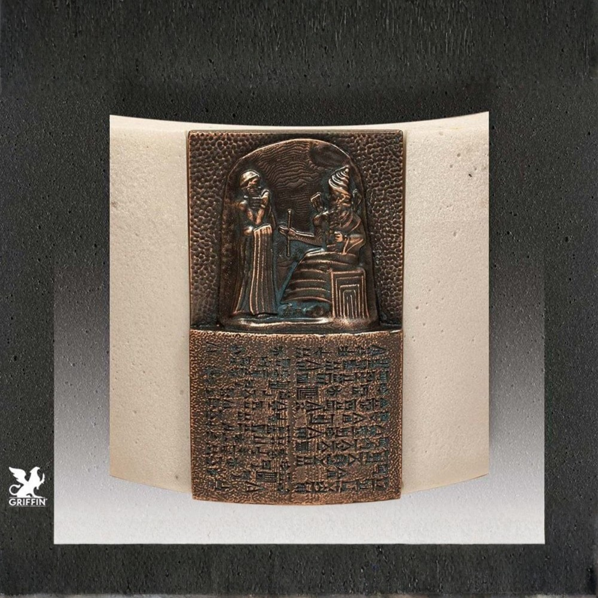 Hammurabi Beyaz Kumtaşı (Bronz Kaplama)